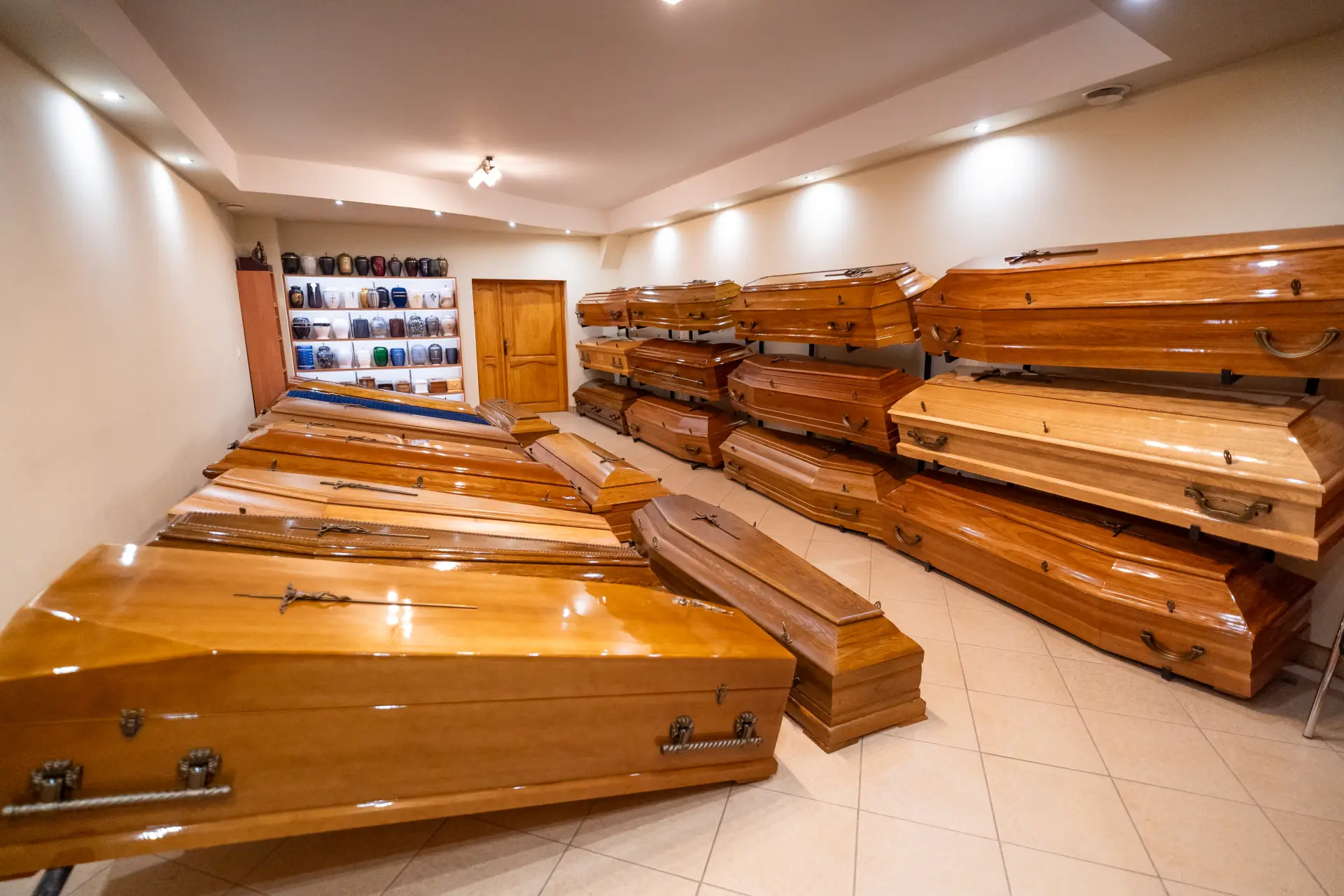 Trumny w zakładzie Grzegorzewscy